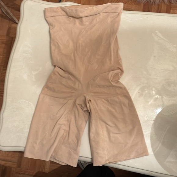 SPANX higher power short size S , brand new, not opened or ever worn. - Picture 8 of 11